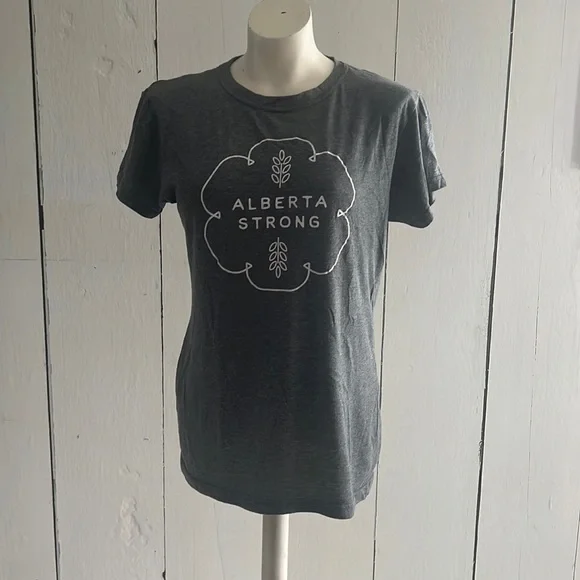 Alberta Strong tee - Picture 1 of 2